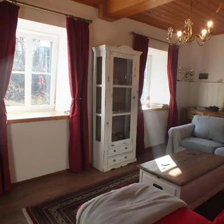 Feriehus In Mit Grosser Terrasse