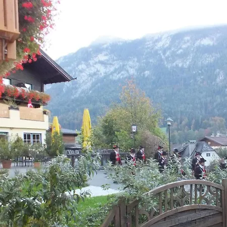 In Mit Grosser Terrasse